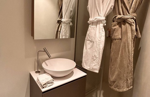 Paradiso Condo | Vrbo Property
