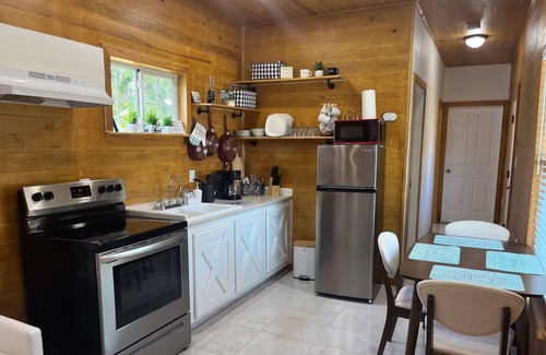 Brownsville Cabin | Vrbo Property