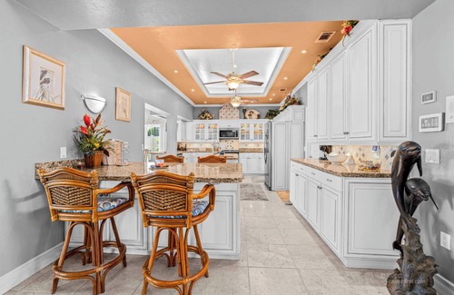 Caloosahatchee Villa | VRCC Villa Dolphin House