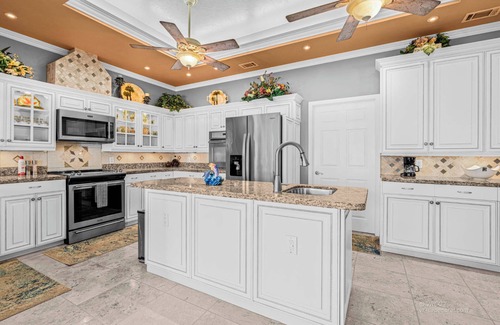 Caloosahatchee Villa | VRCC Villa Dolphin House