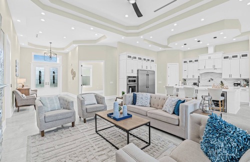 Yacht Club Villa | VRCC Villa Lena - luxury retreat on the water