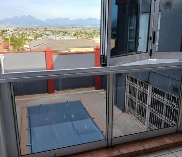 Brackenfell Villa | Vredekloof Views