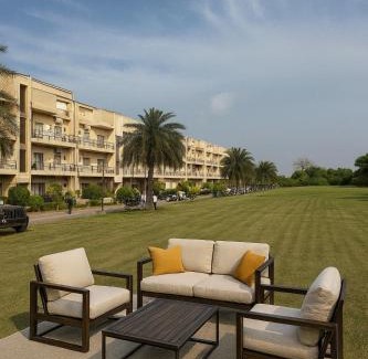 Bilhaur Hotel | Vrindavan Dreams Suits & Luxury Villas