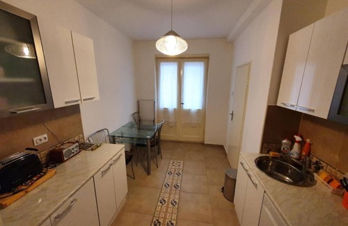 Vrsac Apartment | Vršac City Center Apartment Overlooking City Halln