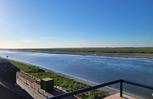 Saint-Valery-sur-Somme Apartment | Vue et terrasse panoramique sur la Baie de Somme