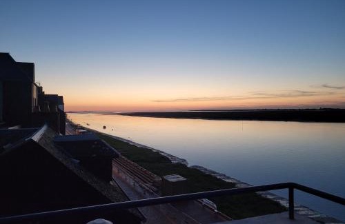 Saint-Valery-sur-Somme Apartment | Vue et terrasse panoramique sur la Baie de Somme