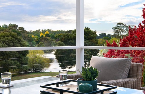 Daylesford House | Vue Lake Daylesford Villa-on the lake
