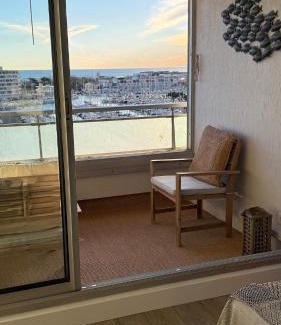 Carnon-Plage Apartment | Vue Magique Port & Mer et un Panorama Unique depuis la Chambre