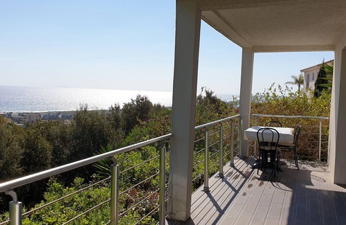 Bastia House | Vue mer et Calme Pour ce Grand rez de Jardin