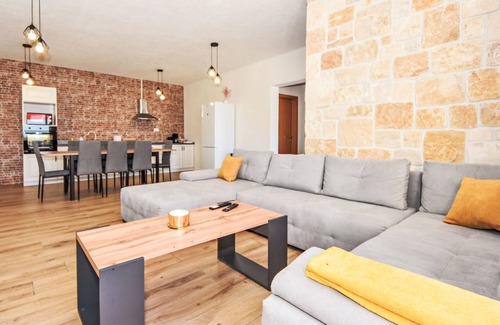 Korlat House | Vulelija Holiday Home by Interhome