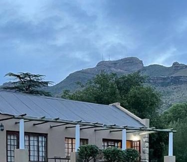 Zastron Cabin | VULTURES LODGE