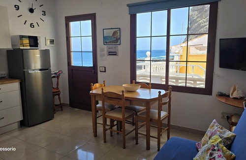 Alojera Apartment | Vv Sunset Oceanfront with A/C and Balcony