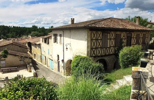 Lussan Apartment | VVF Gers Gascony - 2 Rooms 4 People 1 baby