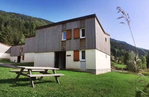 Lelex Apartment | VVF Les Monts Jura - Apartment "Bunk beds" 2 rooms 4 people