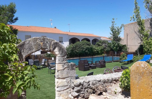 Villaescusa de Haro Cottage | VX CENTURY UNIVERSITY PALACE