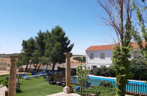 Villaescusa de Haro Cottage | VX CENTURY UNIVERSITY PALACE