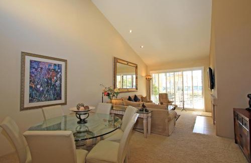 Palm Desert House | VY559 - Violet Circle