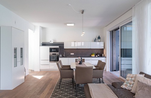 Maria Woerth Apartment | Wörthersee Penthouse mit Traumhaften Seeblick