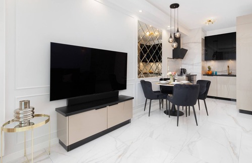 Srodmiescie Apartment | Władysława IV 42 | Prestigious flat | Balcony