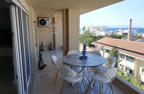 Old Town Apartment | W Apartment, New Modern and Trendy Seaview Apartment.