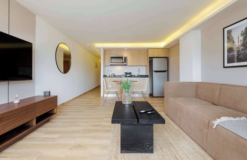 Roma Norte Apartment | w* | Cozy Loft w/Perfect Balcony in Colima