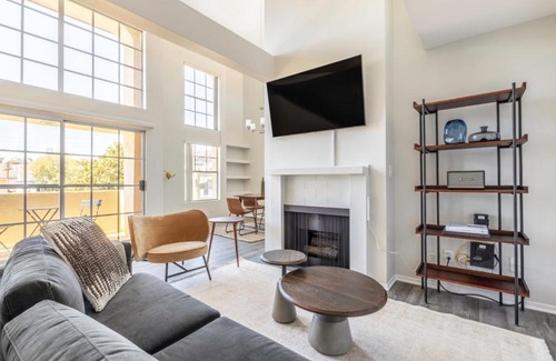 Beverly Grove Apartment | W Hollywood 2BR nr shops Beverly Center LAX-431