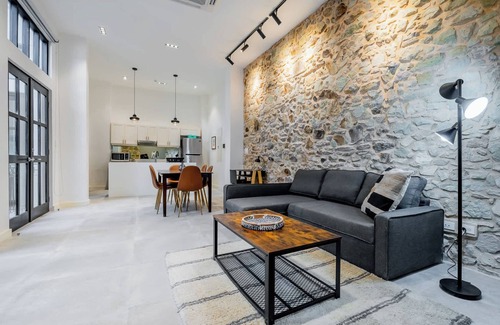 Casco Viejo Apartment | w* | Impeccable 1BR in Plaza Catedral