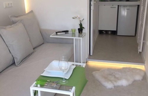 Hitdorf House | W-Lan, kitchenette, bathroom, shower, sofa bed, smart TV