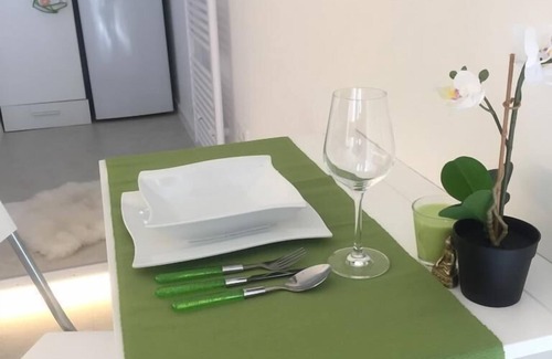 Hitdorf House | W-Lan, kitchenette, bathroom, shower, sofa bed, smart TV