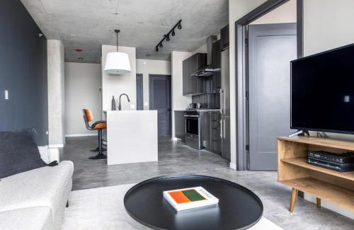 West Loop Apartment | W Loop 1BR w Pool Gym nr Fulton Mkt L CHI-291