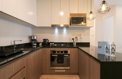 Petit Jean Ocharan Apartment | w* | Mesmerizing 2BR with Balcony in the Heart of Miraflores