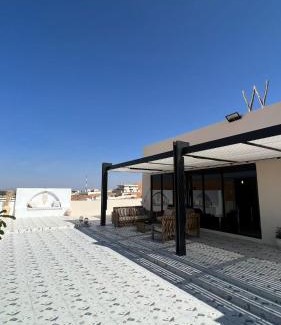 Bidiya Ski Chalet | w private camp