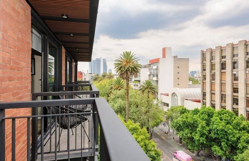 Hipodromo Apartment | w* | Vibrant 2BR with Balcony in Condesa