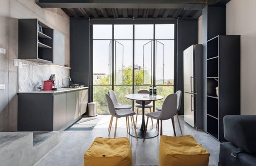 Colonia Roma Apartment | w* | Vibrant Duplex w/Cozy Terrace in Roma Norte