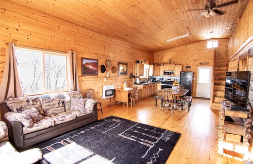Monticello Cabin | W-W: Ranch Mountain Cabin, Cute and Quaint