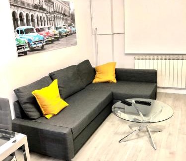 Leon Apartment | W W W GoyaHospitales es Bajo B