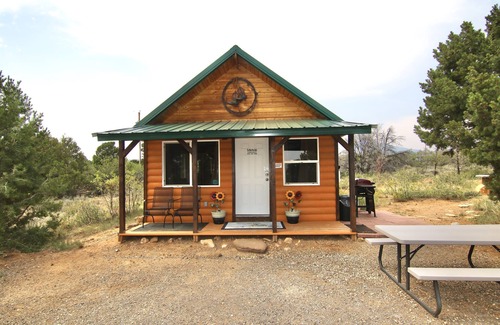 Monticello Cabin | W-W: White Pine Cabin by Canyonlands Lodging