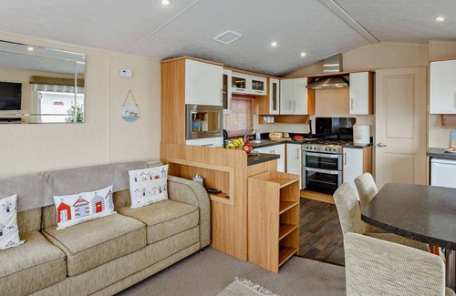 Mynytho Ski Chalet | W10 Tal Y Fan in the beautiful Pwllheli