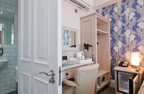 Shepherd's Bush House | W12 Rooms