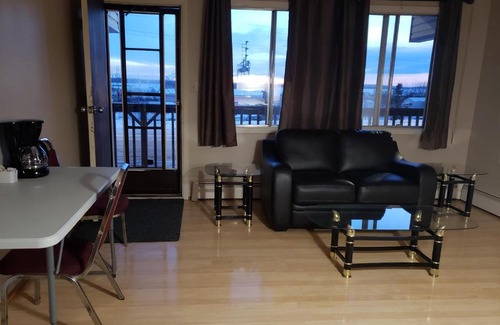 Wabamun Hotel | Wabamun Lake Inn