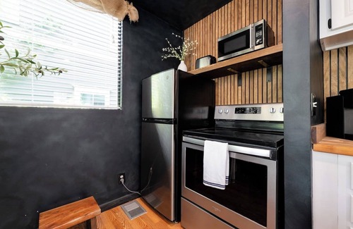 Riverside Apartment | Wabi-Sabi Inspired Studio w Bikes, Walk to River