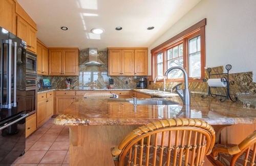 Dillon Beach House | 'Wabi Tei' Serenity with Panoramic Ocean View. Hot Tub, BBQ, XBOX, WiFi, Pets OK