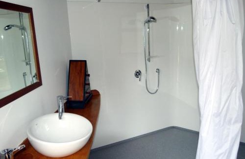 Kaikoura House | Wacky Stays - unique farm-stay glamping rentals, FREE animal feeding tours