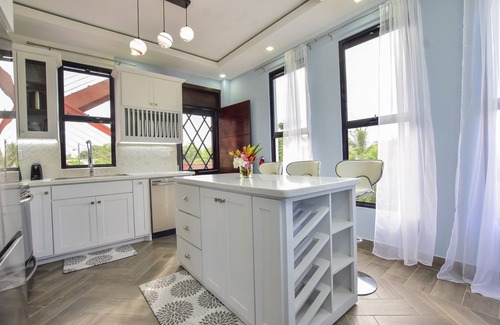 Hopkins Villa | Wagiya Flats Hopkins-Beach and Town-Brand New Home