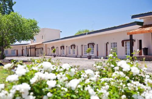 Beaufort West Cabin | Wagon Wheel Country Lodge