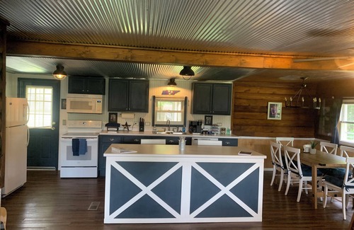 Pulaski House | Wagon Wheel Retreat, Pulaski, TN 3 Bedroom home in the Country. 20% off/weekly