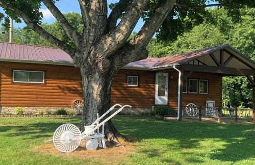 Pulaski House | Wagon Wheel Retreat, Pulaski, TN 3 Bedroom home in the Country. 20% off/weekly