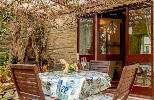 Lower Trengale Cottage | WAGTAIL COTTAGE, family friendly, with open fire in East Taphouse