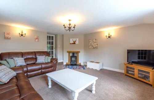 Fence House | Wagtail Cottage