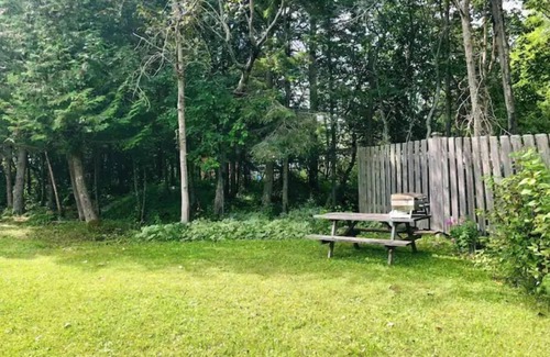 Manitoulin District House | Wahwa Cottage - Manitoulin